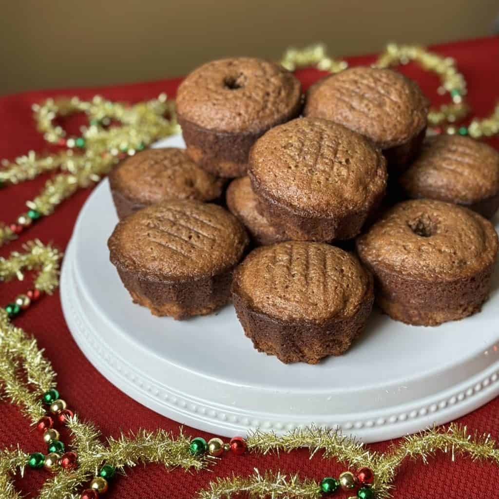 A holiday table topped with spice cake.