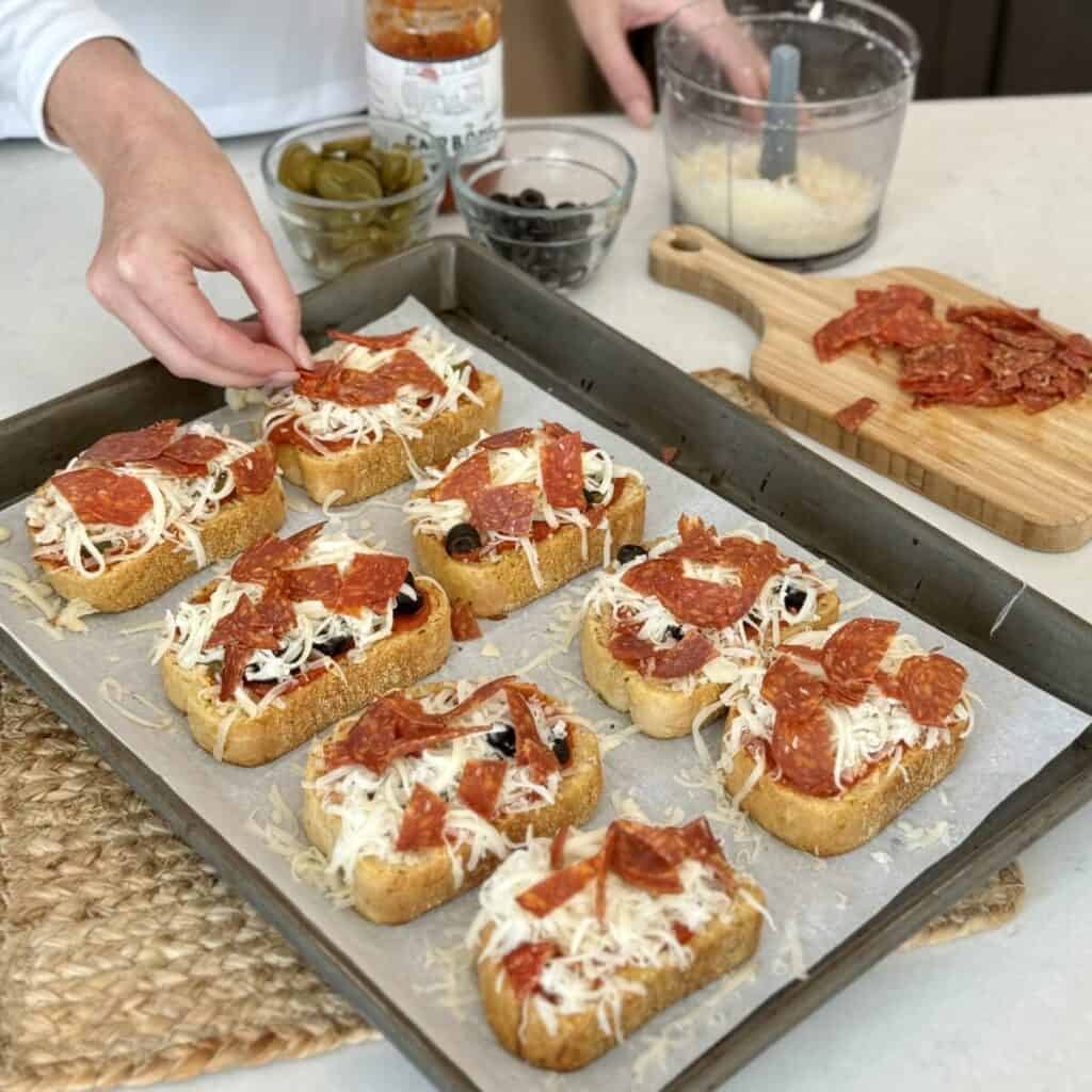 A tray of Texas toast pizza.
