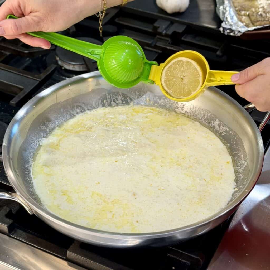 Adding lemon to the saucepan.