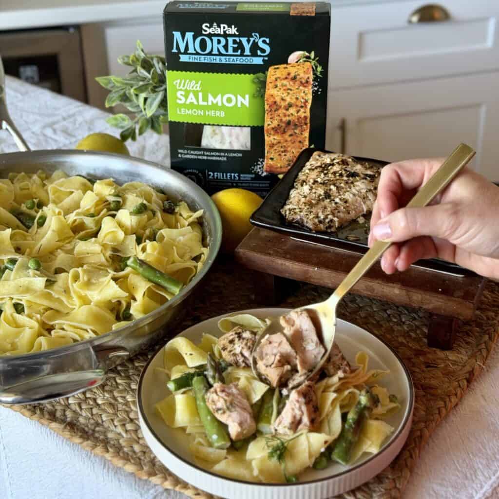 A plate of lemon pasta.
