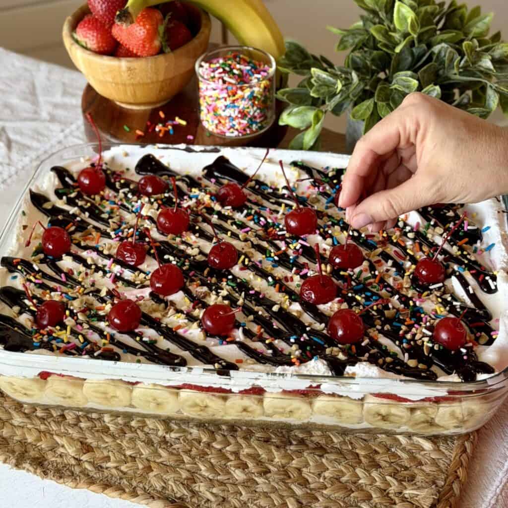 A pan of banana split cake.
