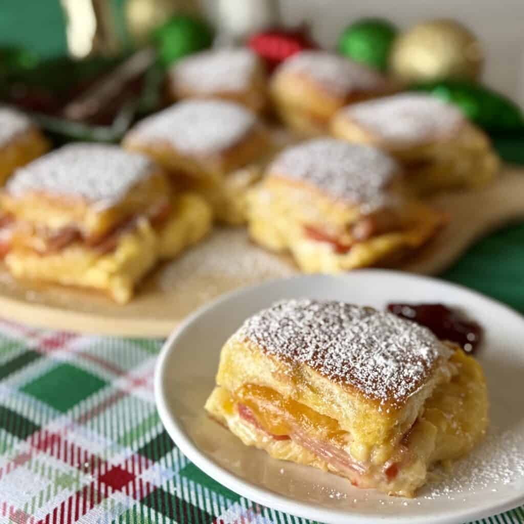 A plate of Monte Cristo Sliders.