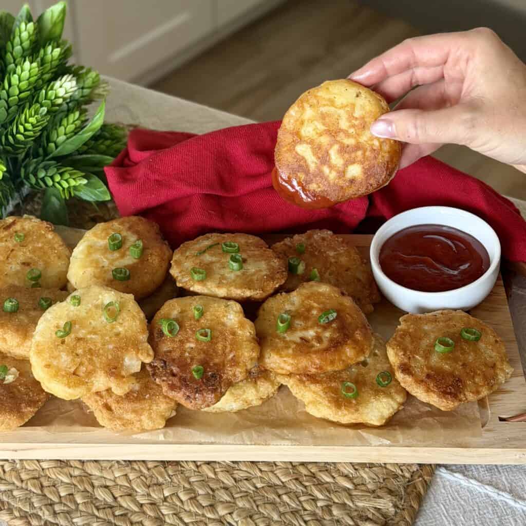 A plate of onion patties.